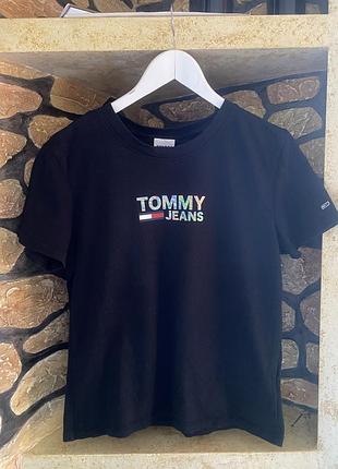 Гарна стильна футболочка від tommy jeans