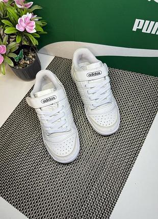 Оригінальні кросівки adidas 9