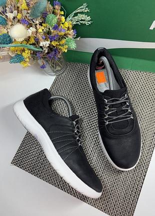 Оригинальные кожаные кроссовки clarks