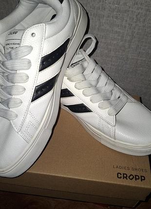 Кросівки cropp