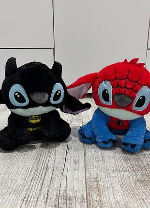М'яка іграшка стіч супергерой marvel/плюшевий стіч у костюмі людини-павука та бетмена/ експеримент 626 супергерої 22 см