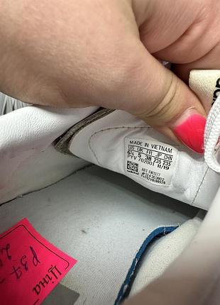 Оригінальні кросівки adidas 3