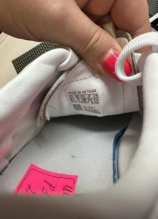 Оригінальні кросівки adidas 4