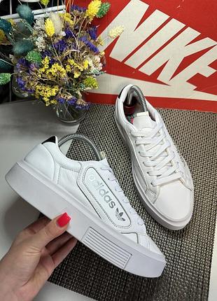 Оригінальні кросівки adidas