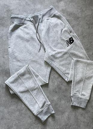 Штани new balance