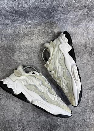Оригінальні кросівки adidas 4