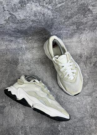 Оригінальні кросівки adidas