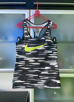 Nike оригінал нова жіноча спортивна маєчка