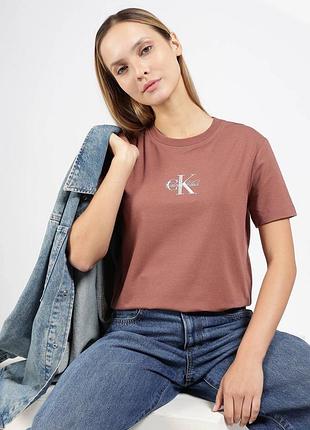 Нова укорочена бавовняна жіноча чи футболка calvin klein з фірмовим принтом-монограмою ck та повним логотипом бренду по центру xl 48 usa 🇺🇸