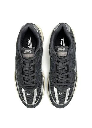 Nike initiator dark grey beige 4