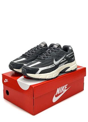Nike initiator dark grey beige 8