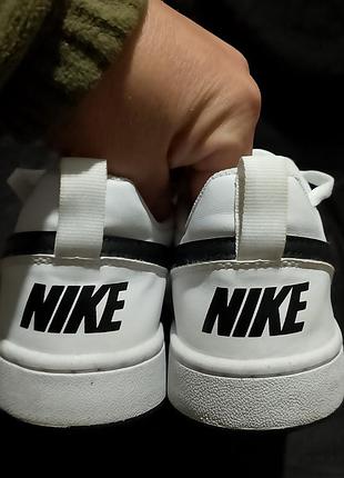 Nike court borough low 6