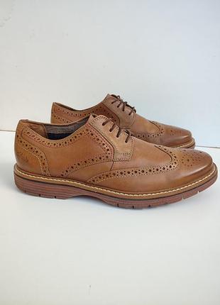 Стильные кожаные туфли clarks