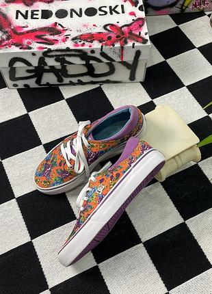 Женские низкие кеды dc shoes в очень яркой, красочной цветочной расцветке