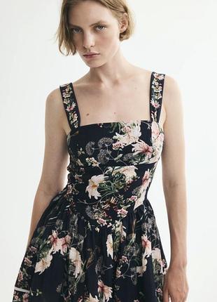 Тендітна міні сукня бренду h&m 3