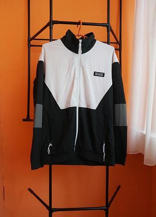 Hollister california color-block m | вітровка біло-чорна
hollister epic flex зіпка | street windbreaker
