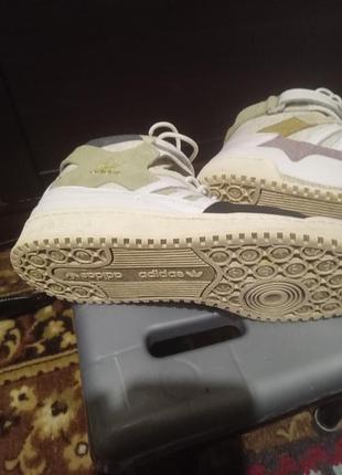 Утепленные женские ботинки
adidas 7