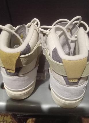 Утепленные женские ботинки
adidas 5