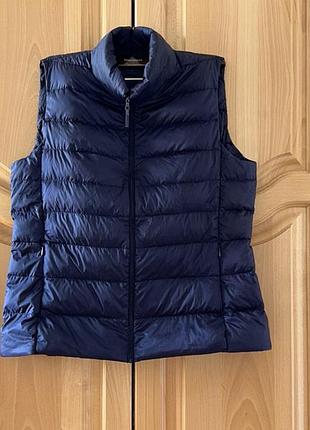 Жилетка пухова uniqlo.xl оригінал мікропуховик