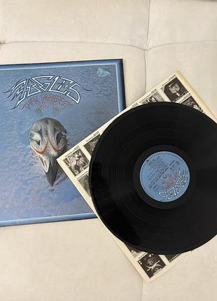 Платівка виконавець: eaglesальбом: their greatest hits (1971-1975)формат: vinyl, lp, albumлейбл: asylum records / weaкраїна: germany (німеччина) 3