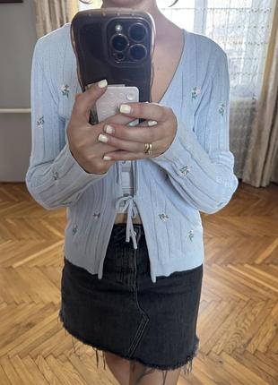 Светр на завʼязках, стан хороший, розмір m-l.