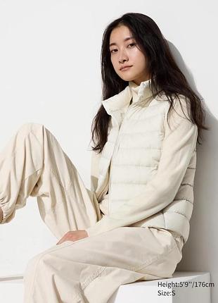 Uniqlo light down — легка пухова жилетка xs