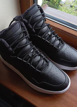 Черевики adidas hoops 3.0 mid wtr gz6679 оригінал стан ідеальний р 42 чорні