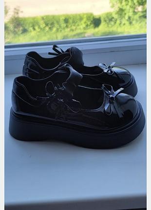 Туфлі для дівчинки лакові чорні 37 розмір 2