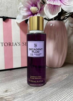 Парфумований зволожуючий спрей для тіла victorias secret decadent plum fragrance mist