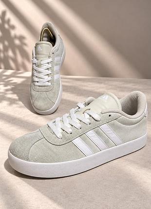 Жіночі кросівки adidas grand court alpha 40 розмір