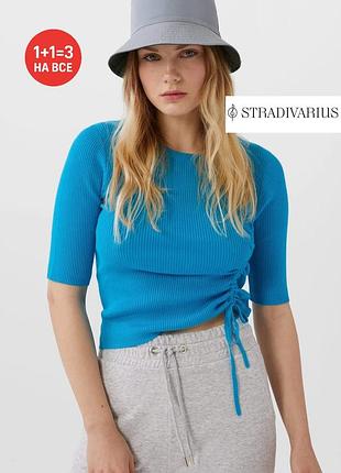 Темно - блакитний трикотажний джемпер в рубчик stradivarius