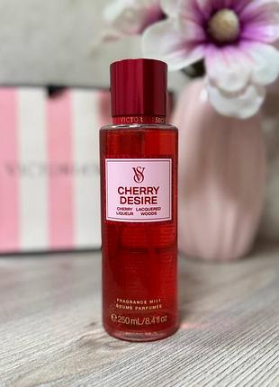 Парфюмированный увлажняющий спрей для тела victorias secret cherry desire fragrance mist