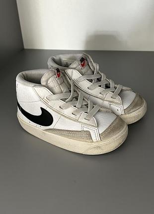 Дитячі кросівки nike blazer mid