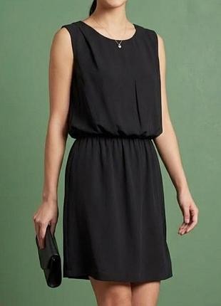 Стильное черное платье zara basic.
продаю много хороших вещей, в том числе и платья, смотрите мои другие объявления.