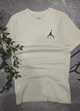 Крута базова футболка jordan air