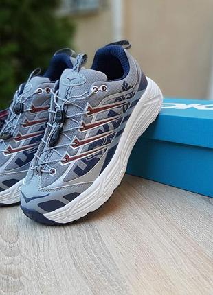Чоловічі якісні та стильні кросівки hoka one one mafate сірі з синім та червоним❄️