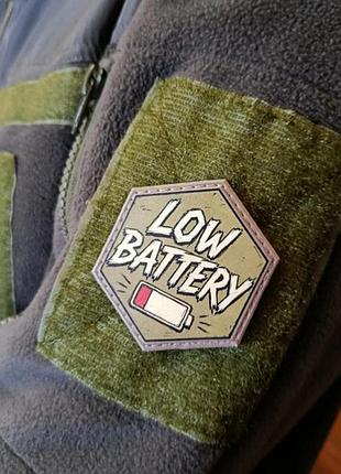 Шеврон low battery 3