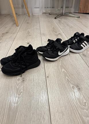 Кросівки adidas на хлопчіка ,,чорного кольору , 29 розміру , на ніжку 17,5 см
