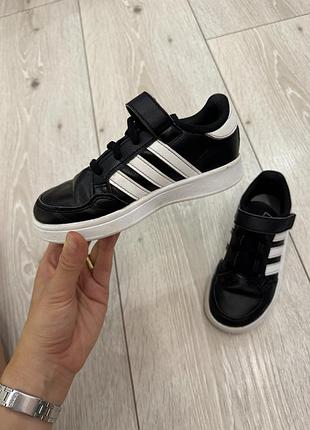Кросівки adidas ,  29 розмір , чорного кольору