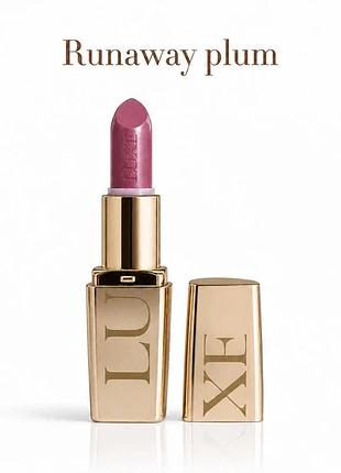 Увлажняющая губная помада avon luxe runaway plum/сливовый сапфир