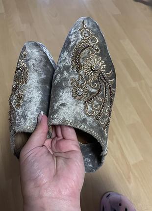 Традиційні марокканські капці без задника — бабуші (babouche)