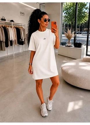 Сукня в стилі oversize, вільного крою з логотипом. тканина двонитка туреччина.