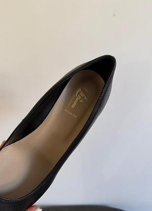 Шкіряні туфлі bata 4
