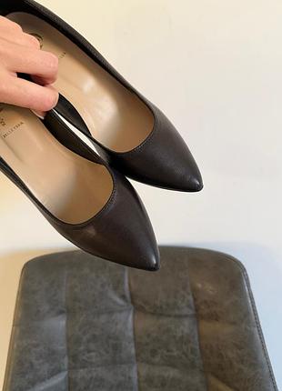 Шкіряні туфлі bata 9