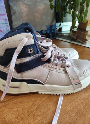 Продам кросівки 2
