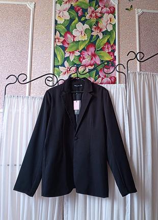 Стильний чорний піджак prettylittlething.