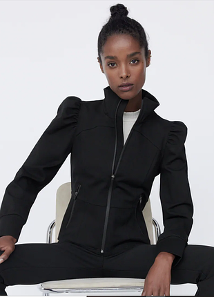 Куртка zara з високим коміром xs-s