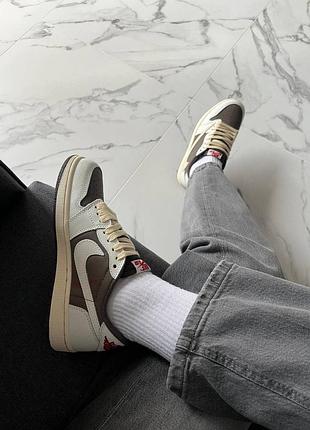 Jordan 1 low og sp travis scott reverse mocha 4