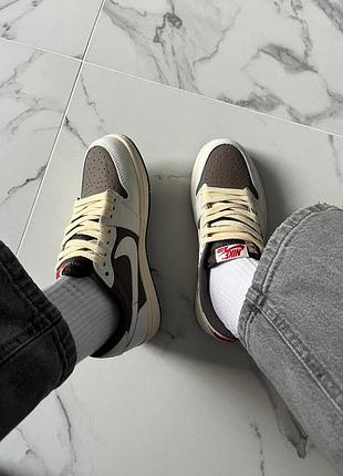 Jordan 1 low og sp travis scott reverse mocha 2