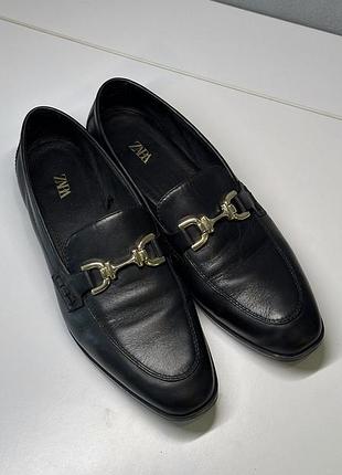 Лоферы женские zara натуральная кожа с пряжкой horsebit, черные, 42 (27 см)